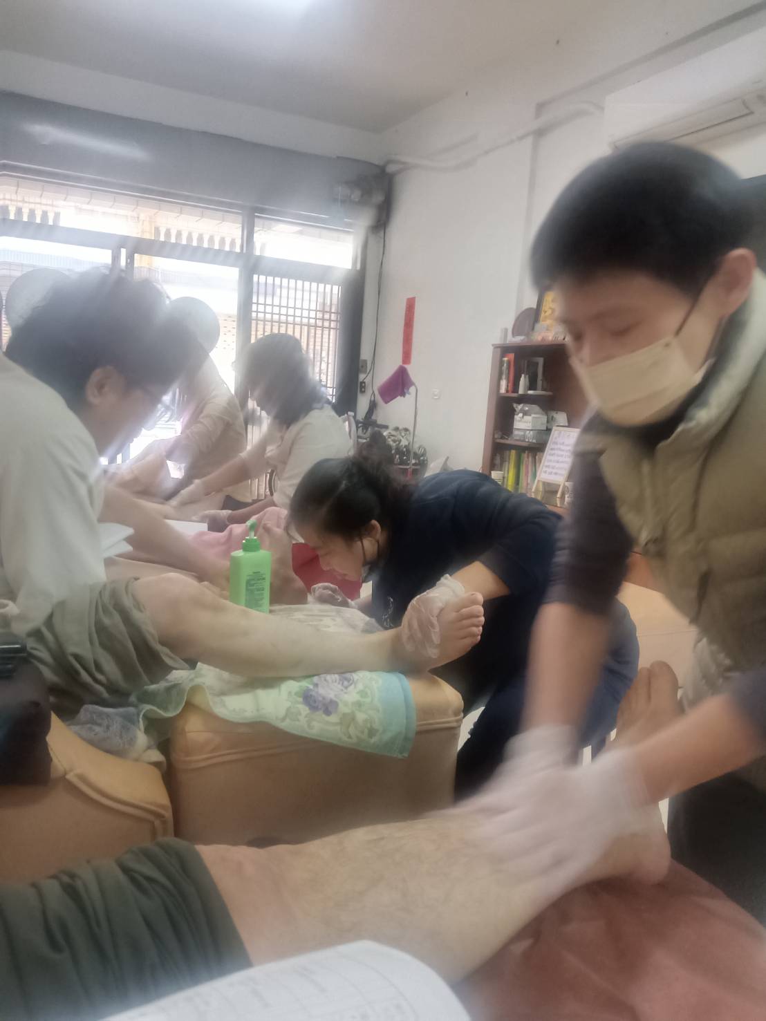 霖按摩修腳工作室 - 店家實景照片 1 - 台南